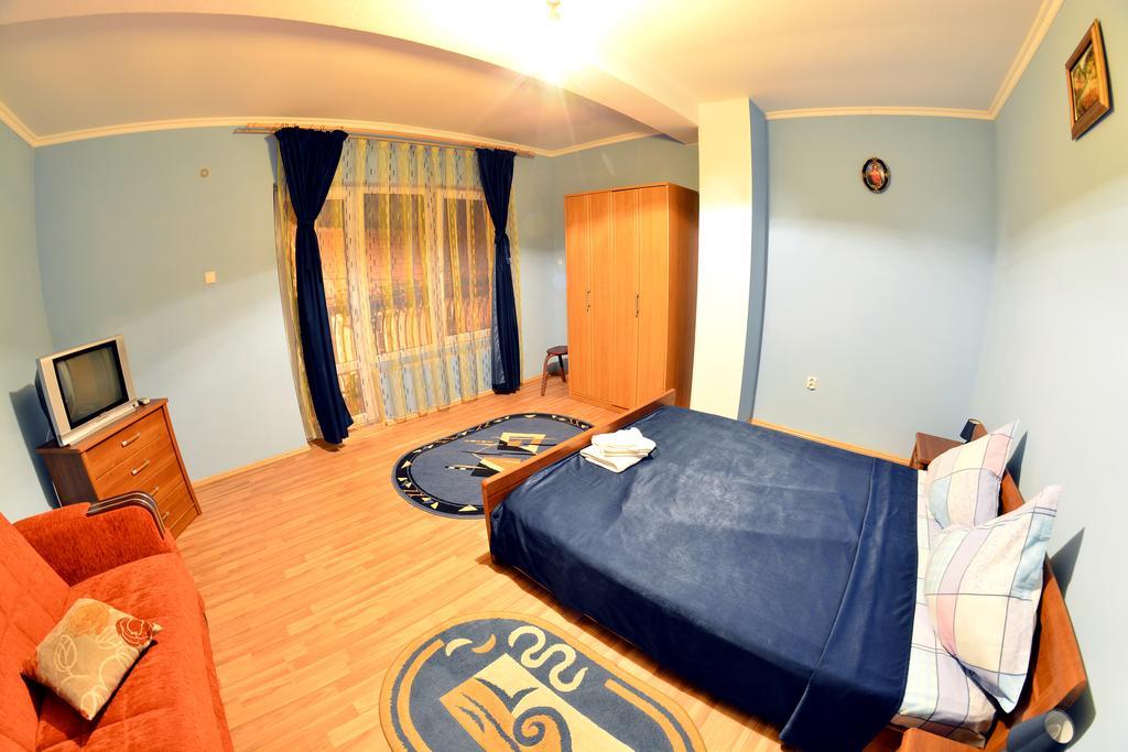 Pensiunea Deea Băile Herculane エクステリア 写真