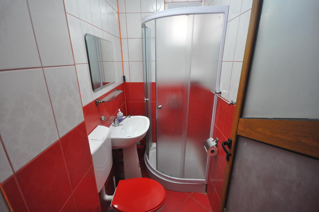 Pensiunea Deea Băile Herculane エクステリア 写真
